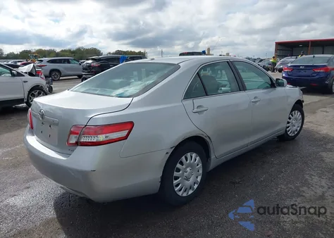 2011 Toyota Camry Le z USA, uszkodzony, nr VIN 4T1BF3EK0BU211368